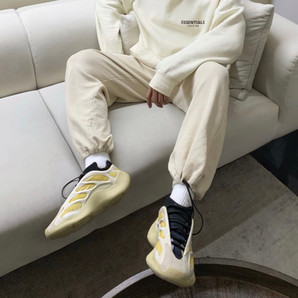 YZY 700 V3 Mono Safflower Men Sneakers